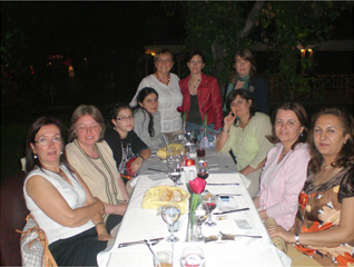 05 Haziran 2008 akam Derneimizin Bakrky ubesinin dzenledii akam yemeine ubemizi temsilen Bakan Yasemin Dnmez ailesi ile beraber katlmtr.