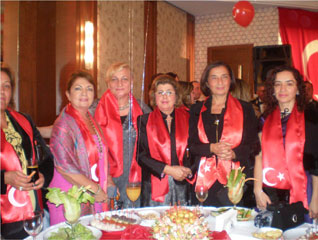 28  31 Ekim 2009 tarihleri aras Gaziantep te ubeler toplants ve Halep gezisi dzenlenmitir. Toplantya ubemizi temsilen Ynetim Kurulundan Yasemin Dnmez , Hatice Nalbant , Emel Kutlu katlmtr. Gaziantep ubesinin 20. Kurulu yl kutlamalar ile 29 Ekim Cumhuriyet Bayram kutlamalarna katlarak TKD adna Atatrk Antna elenk konulmu ve ayn dn akam Vali Beyin Cumhuriyet
