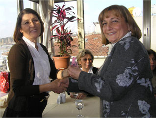 29 Aralk 2007 Gn Kadky Aden Otel de ylba yemei dzenledik. Yeni yla merhaba yemeine katlan yelerimizle bir de piyango ekilii gerekletirdik. 